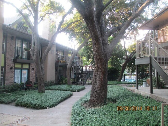 Foto del edificio - 7685 Northcross Dr