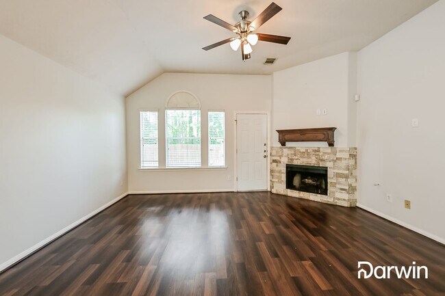 Foto del edificio - 8003 Sports Haven Dr