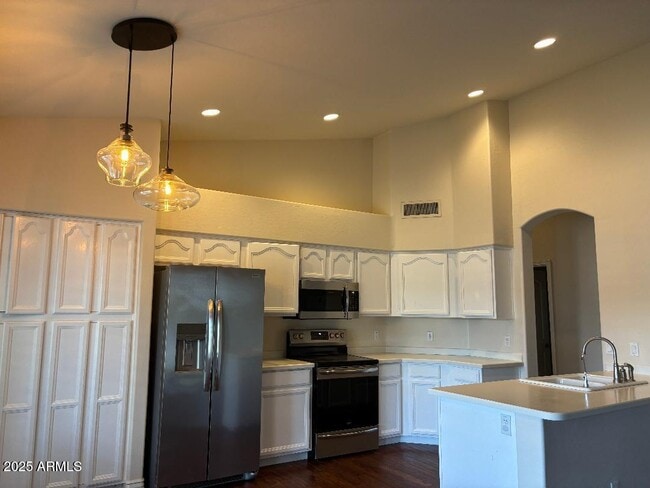 Building Photo - 5842 W Columbine Dr