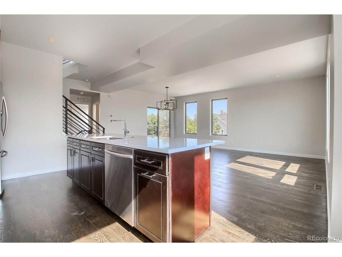 Foto principal - 655 W Evans Ave
