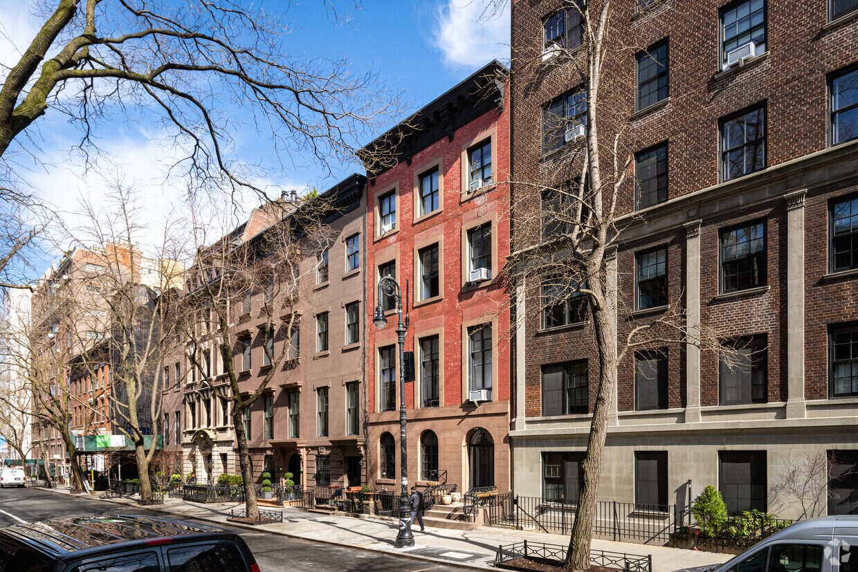 Primary Photo - 43-73 W 9th St
