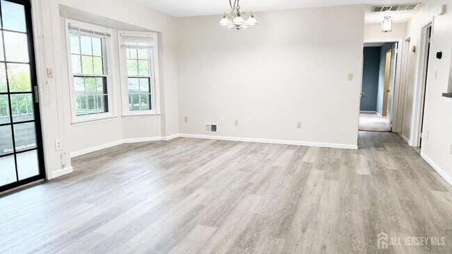 Foto del edificio - 903 Woodhaven Dr