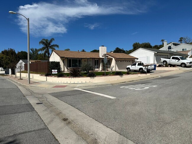 Building Photo - 2 bed 1 bath home in Thousand Oaks CA