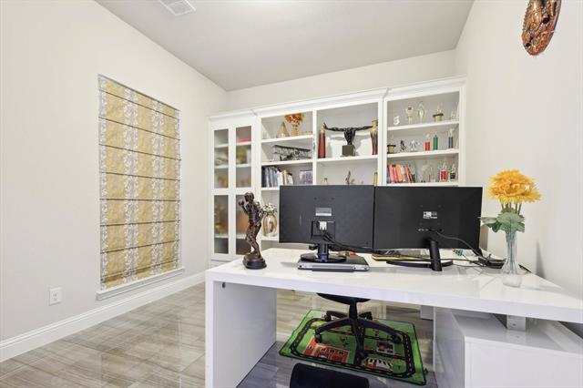 Foto del edificio - 5012 Engleswood Trail