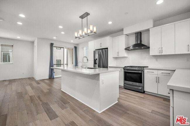 Building Photo - 5605 E Alloway Ct