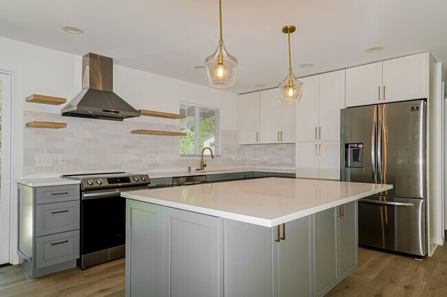 Foto del edificio - Warm and Welcoming 3 Bedroom in Prime Seattle Location