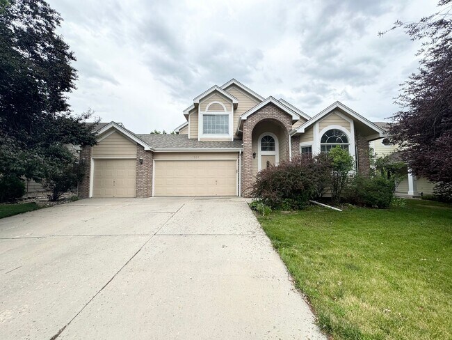 Foto del edificio - Stunning 4 Bedroom, 3.5 Bath with 3 car attached garage Home in Paragon Estates in Fort Collins, CO