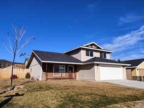 Building Photo - 1075 Overlook Dr