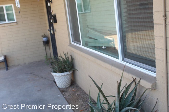 Building Photo - 1735 E Sheridan St