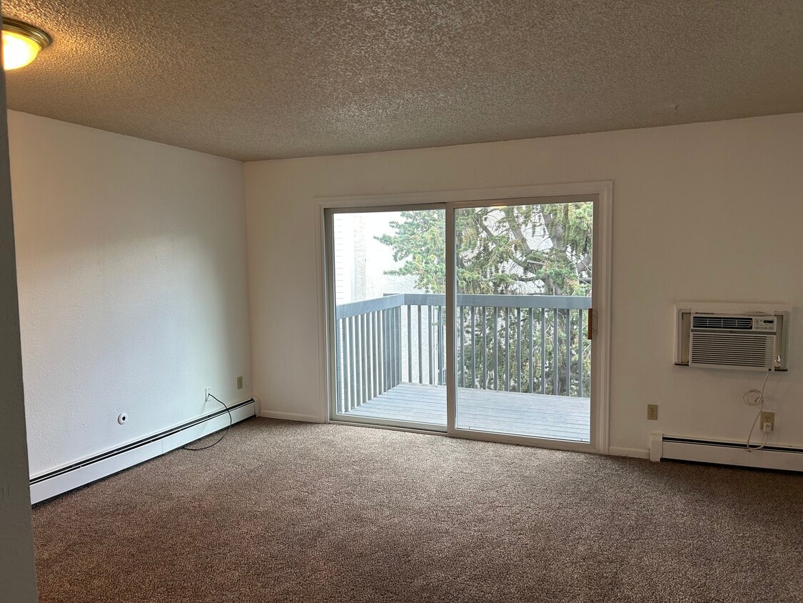 Building Photo - 5034 El Camino Dr