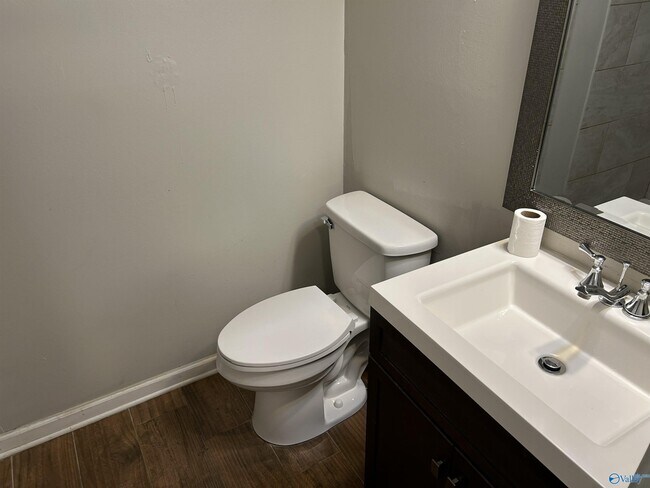 Building Photo - 105 Browns Ridge Ln