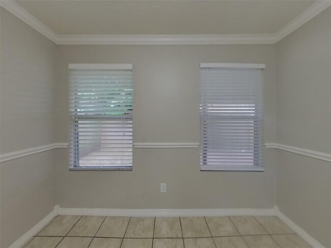 Building Photo - 1043 Somercotes Ln