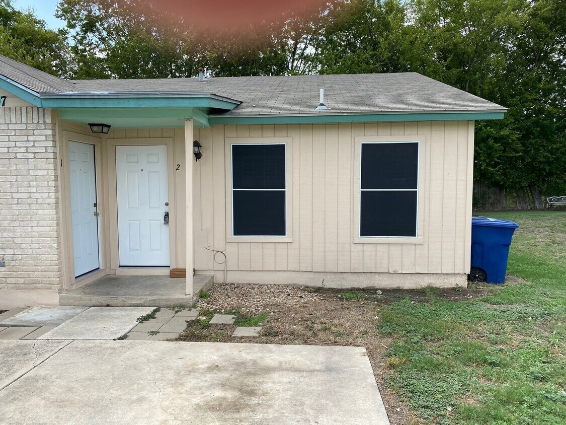 Primary Photo - Quaint Duplex Home
