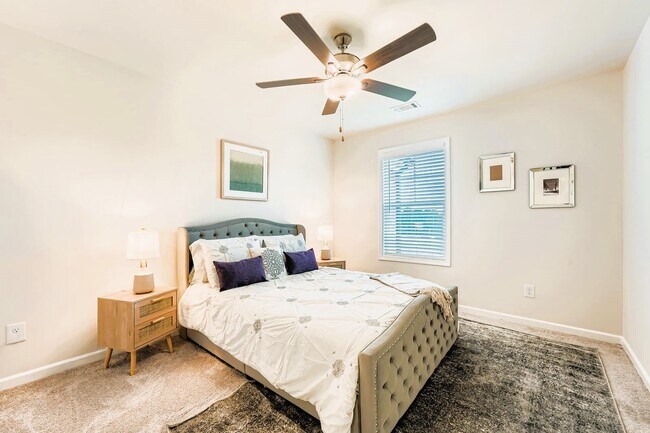 Foto del edificio - 76 Basswood Ln