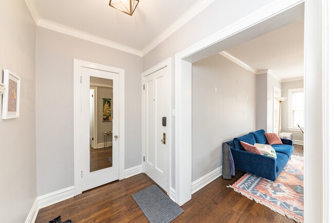 Foto del edificio - 4014 W Nelson St