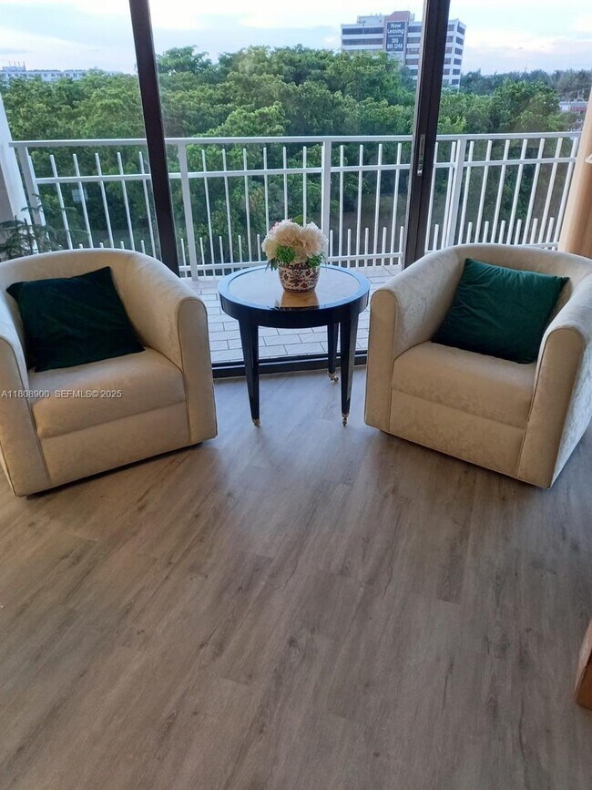 Foto del edificio - 2000 Towerside Terrace