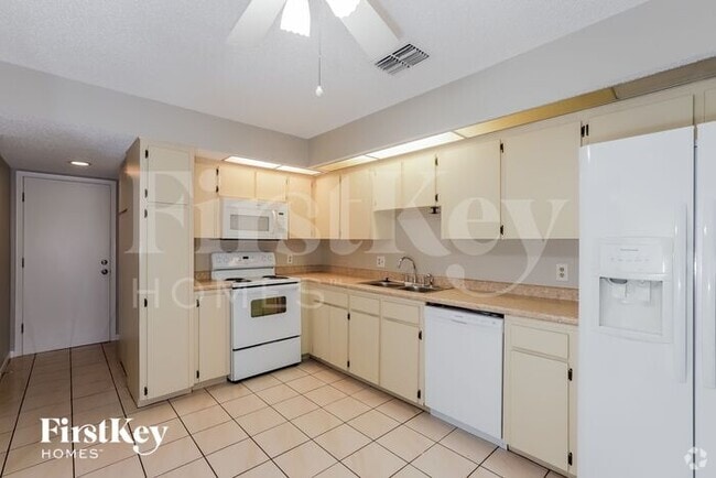 Building Photo - 4030 Cypress Landing E