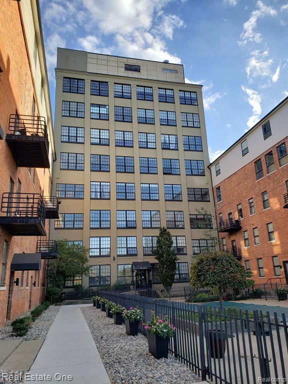 6533 E Jefferson Unit 213, Detroit, MI 48207 Condo for Rent in