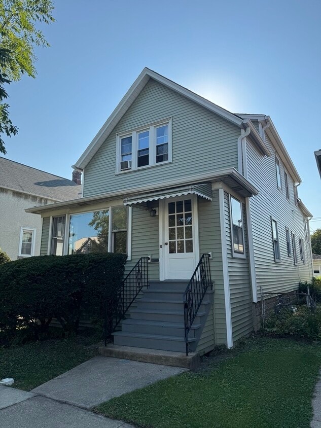 Primary Photo - 1107 Circle Ave
