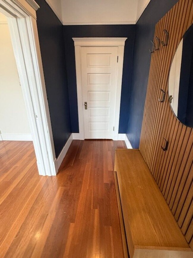 Foto del edificio - BRIGHT 2-BEDROOM TOWNHOME FOR RENT IN CHERRY HILL!