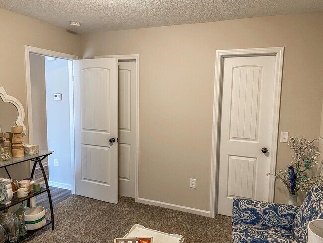 Building Photo - 505 Deerchase Ct