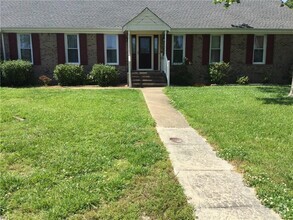 Building Photo - 1213 Paramore Dr