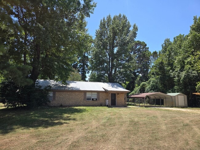 Building Photo - 1275 Smith Dr
