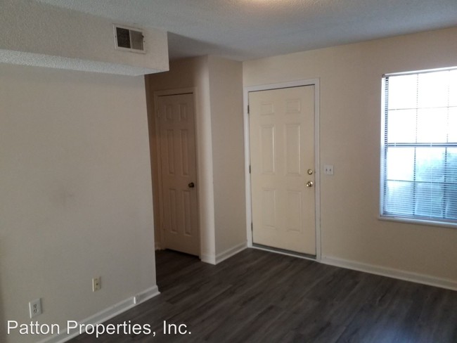 Building Photo - 106 Villas Ct