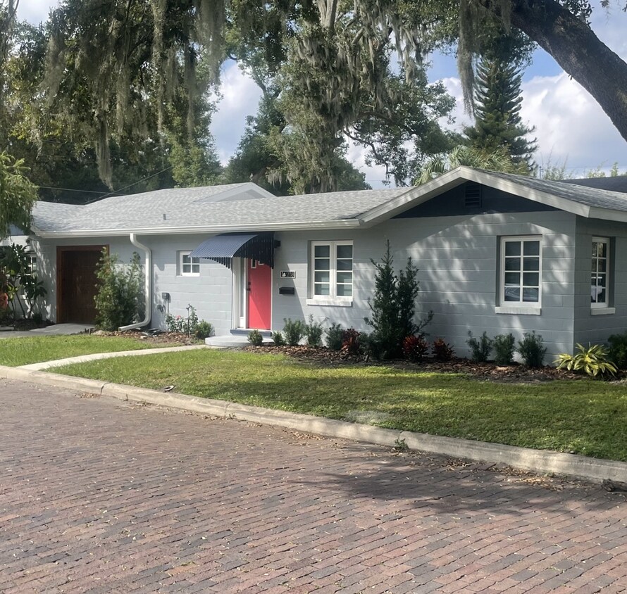 218 E Charles St Unit 218 East Charles, Lakeland, FL 33803 Apartments