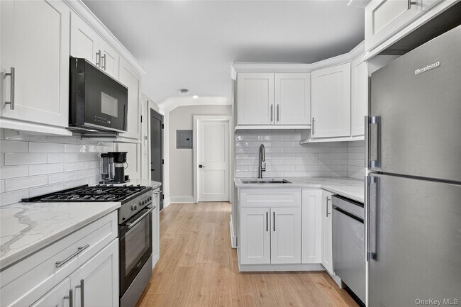 Foto del edificio - 44 Madeleine Ave