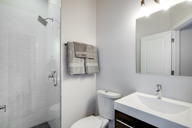 Foto del edificio - 5407 S Harper Ave