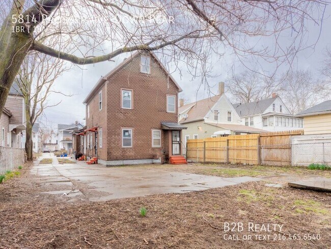 Foto del edificio - 5814 Prosser Ave