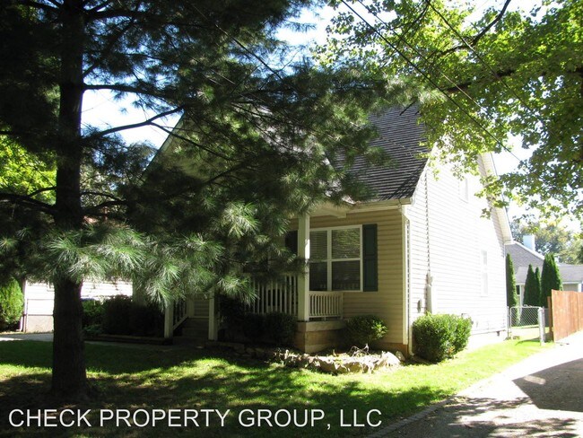 Building Photo - 9106 Wilson Ave