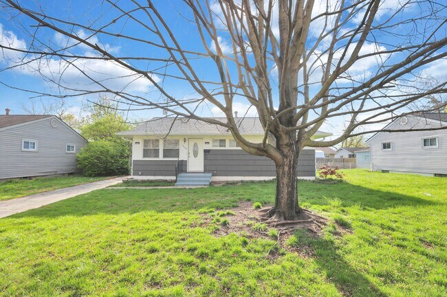 Building Photo - 3/1 Single Family Home off Briggs Rd