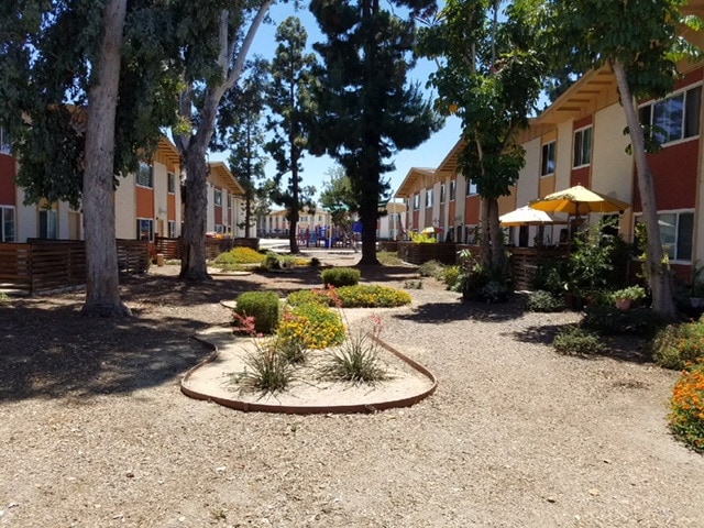 Building Photo - Meadowbrook