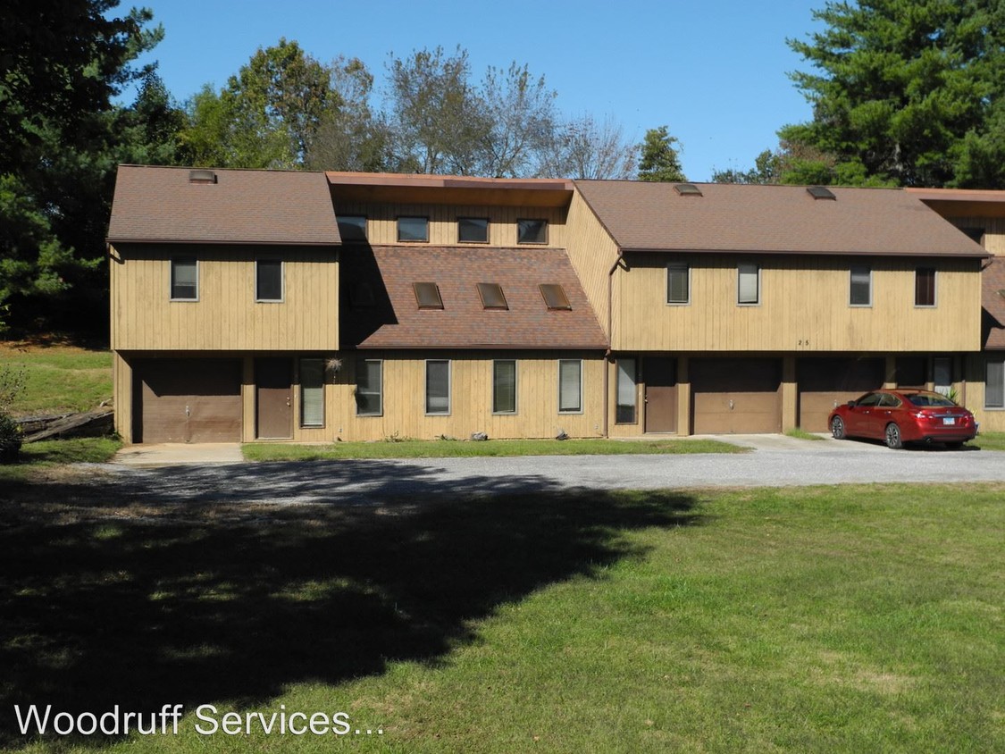 Primary Photo - 201 Carolyn Dr