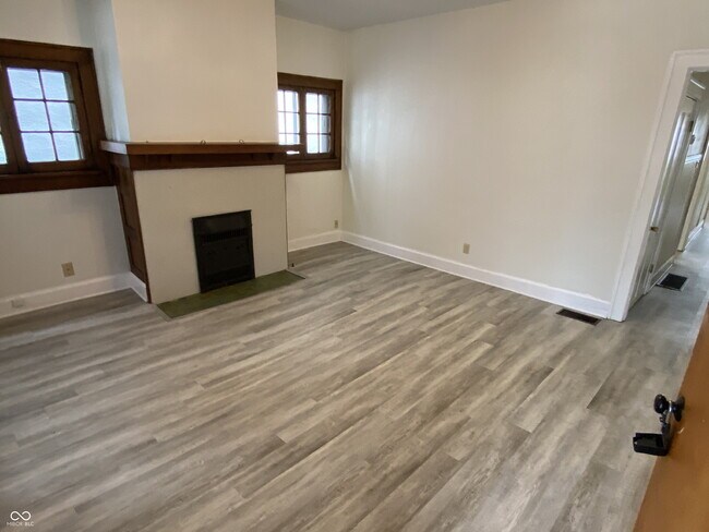 Foto del edificio - 537 E 11th St