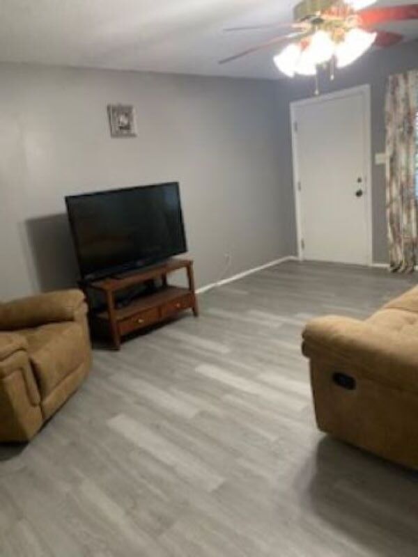 Building Photo - 207 Terry Ln