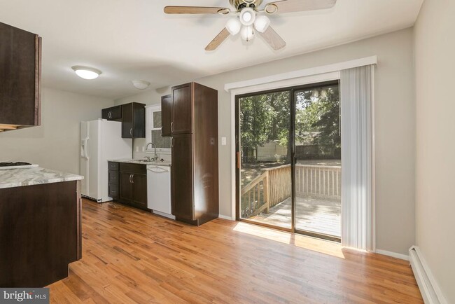 Building Photo - 14750 Dodson Dr