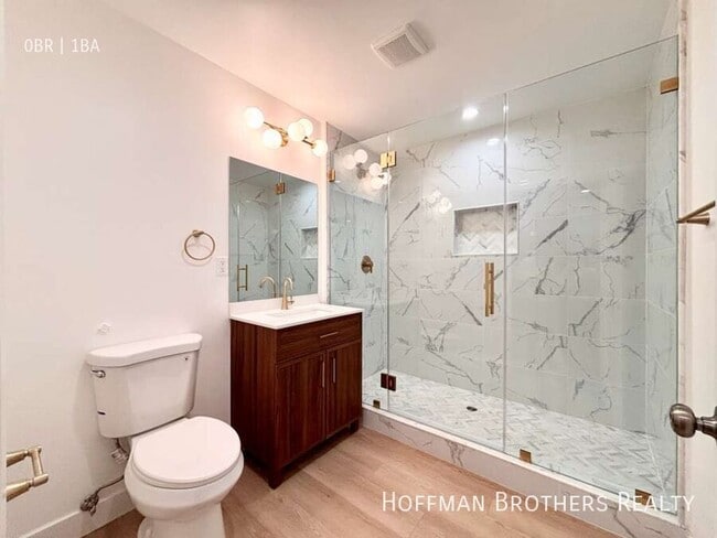 Building Photo - 6738 Independence Ave