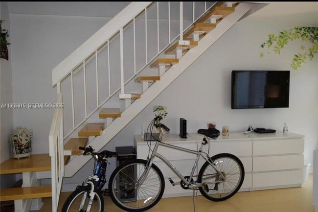 Building Photo - 798 Crandon Blvd