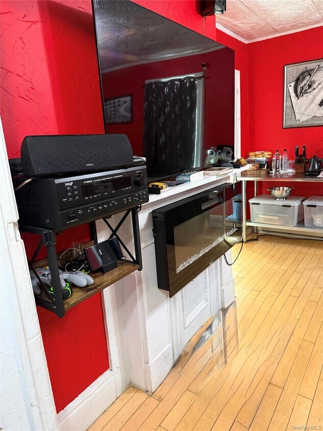 Foto principal - 64 Brookside Ave