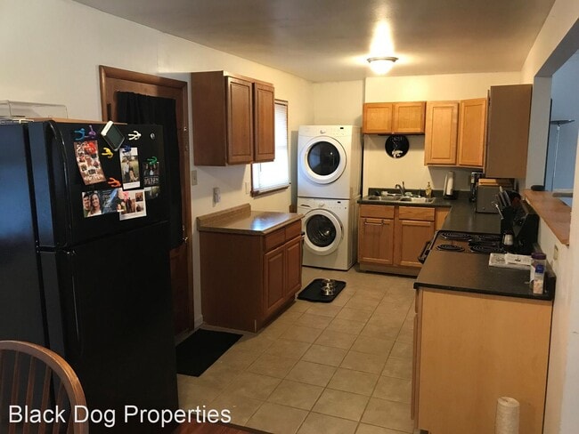 Building Photo - 3 br, 1 bath House - 1908 Kenmar Dr.