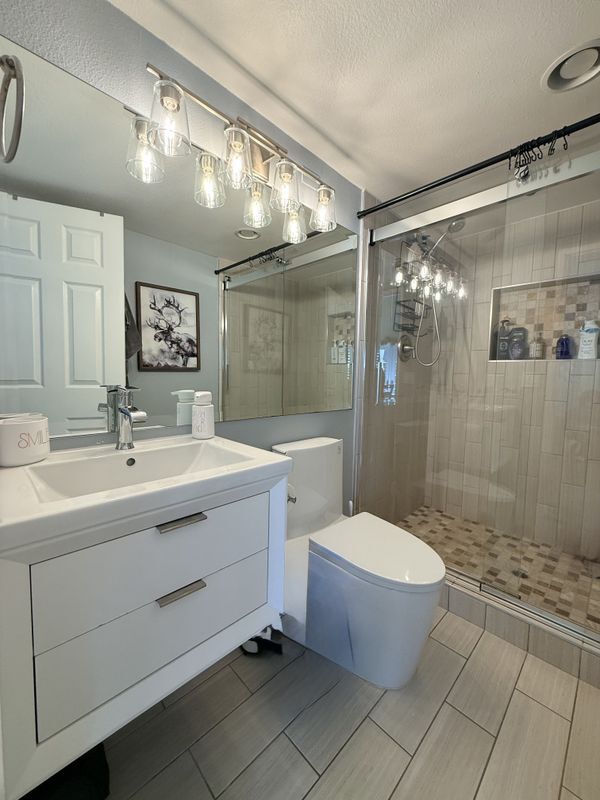 Building Photo - 2165 Canyon Dr