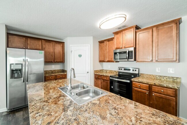 Building Photo - 2133 Tyson Lake Dr
