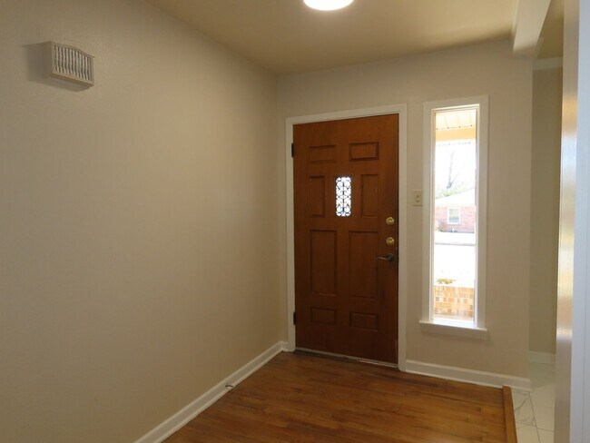 Foto del edificio - Newly Remodeled 3 Bedroom-1.5 Bath Home!