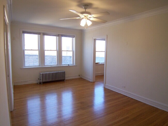 Building Photo - 4803 N Fairfield Ave