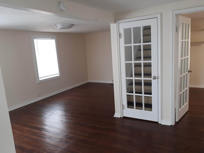 Foto del edificio - 1014 Marston Ave