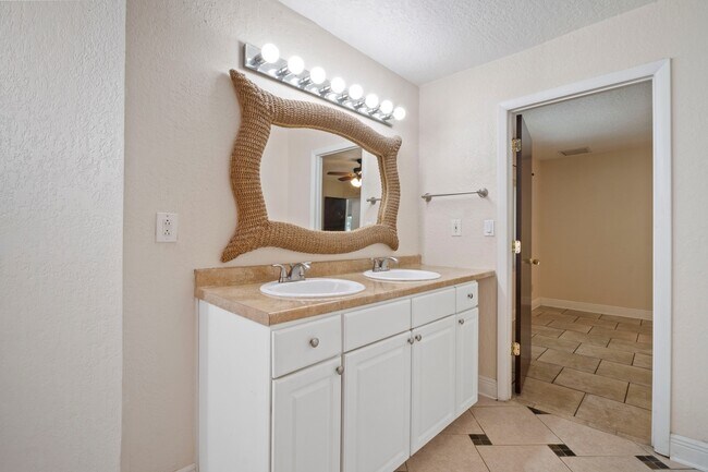 Foto del edificio - 3355 Monika Cir