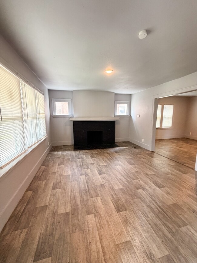 Building Photo - 13225 Santa Rosa Dr